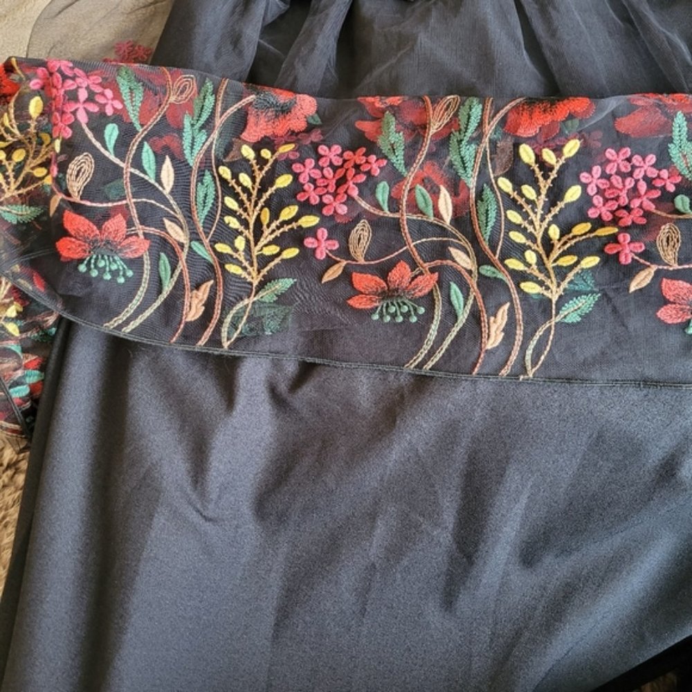 Annah Hariri modest black floral embroidered dress size 4 - Picture 10 of 15